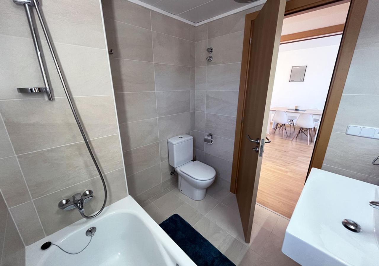 2-Bedroom Brand New Apartment Steps From The Beach Llanca Exterior photo