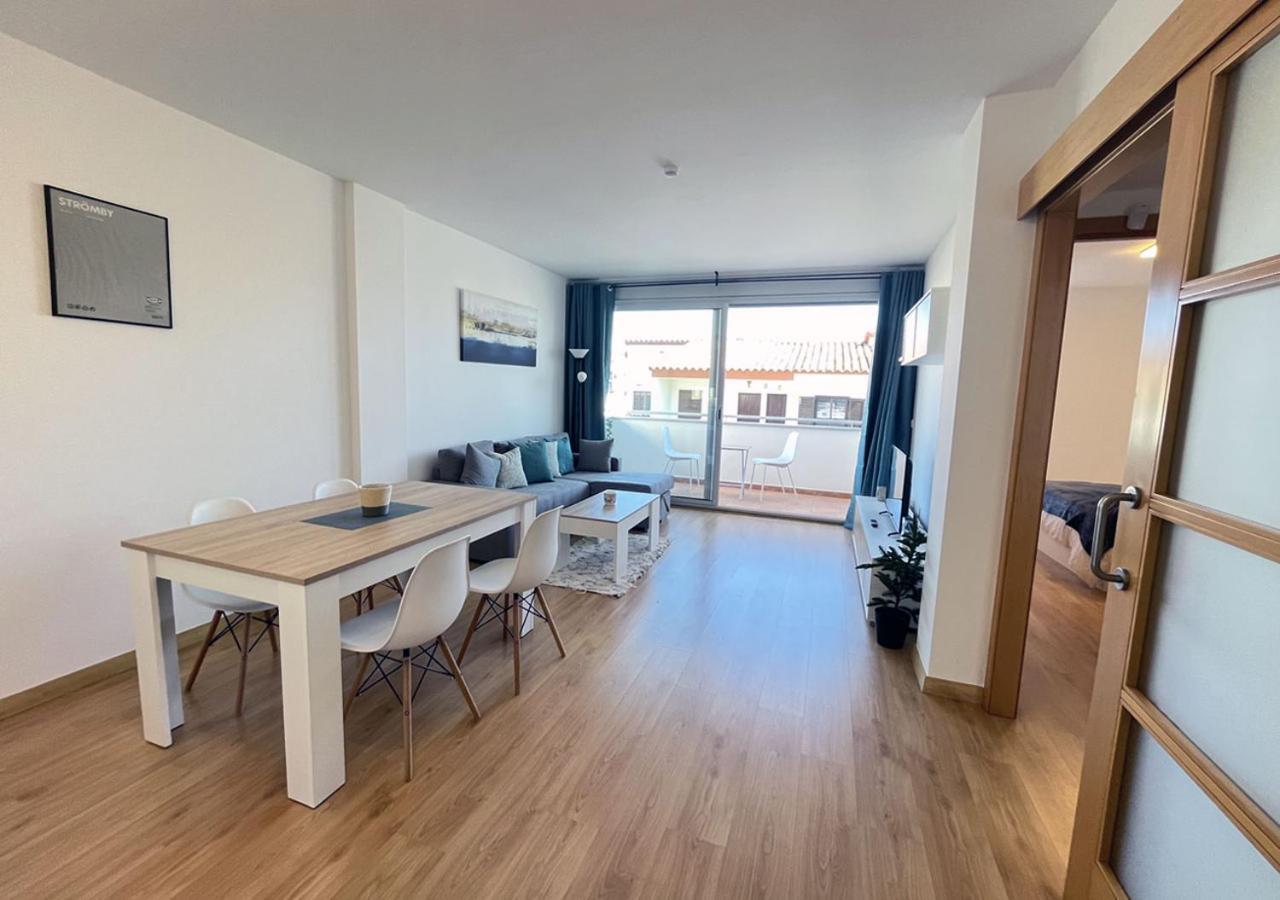 2-Bedroom Brand New Apartment Steps From The Beach Llanca Exterior photo
