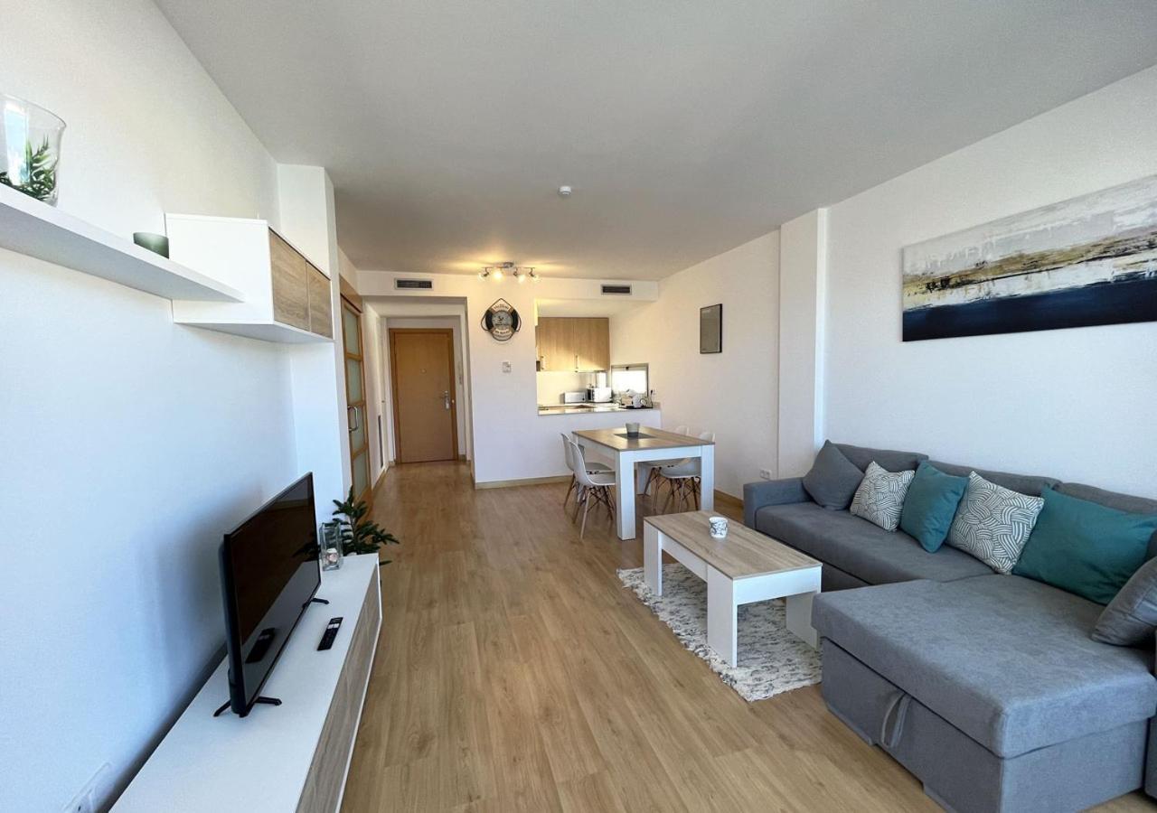 2-Bedroom Brand New Apartment Steps From The Beach Llanca Exterior photo