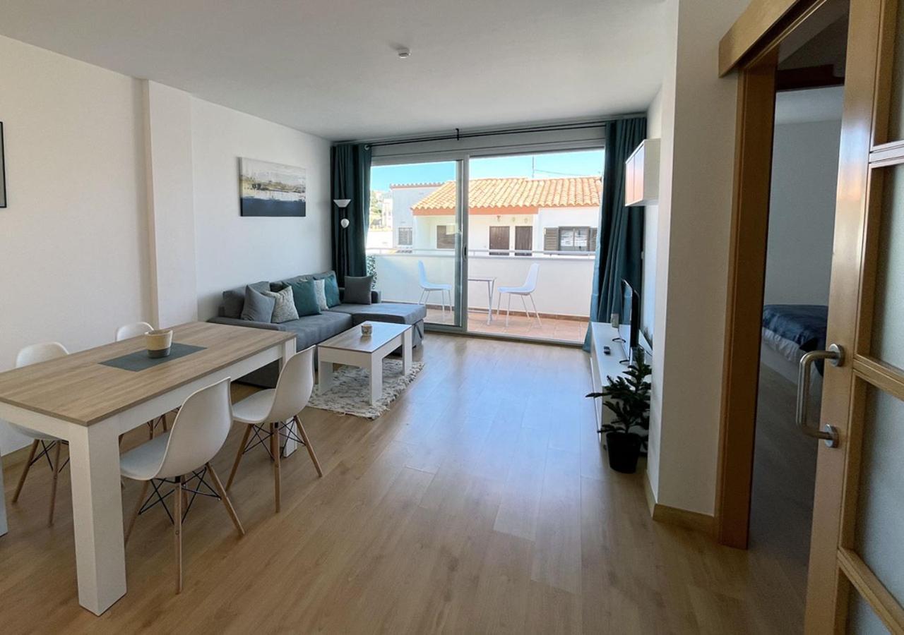 2-Bedroom Brand New Apartment Steps From The Beach Llanca Exterior photo