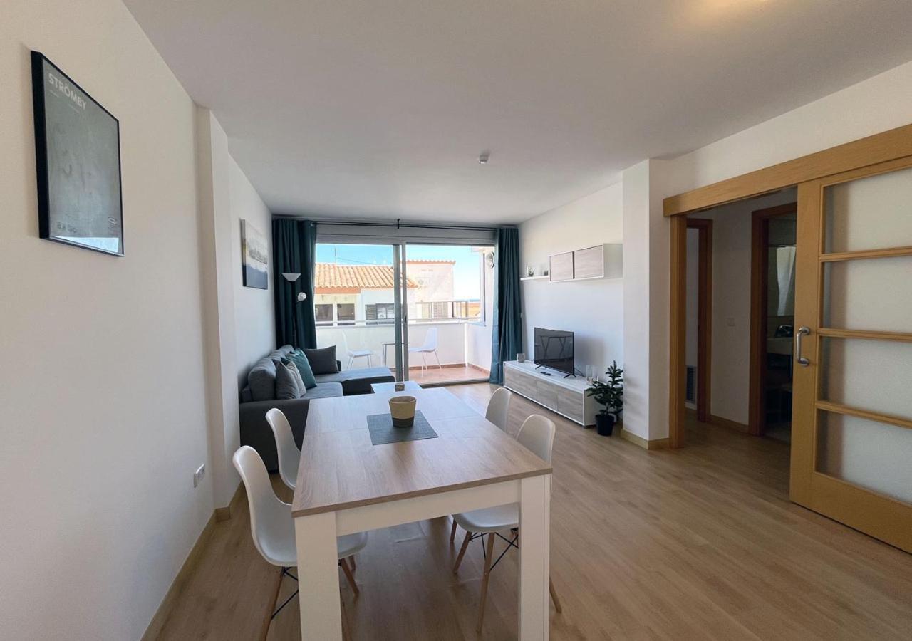 2-Bedroom Brand New Apartment Steps From The Beach Llanca Exterior photo